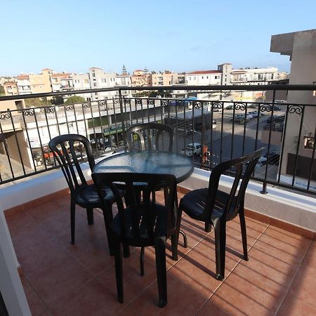 Amelia Two Bedroom Apartment - 202 Paphos ภายนอก รูปภาพ