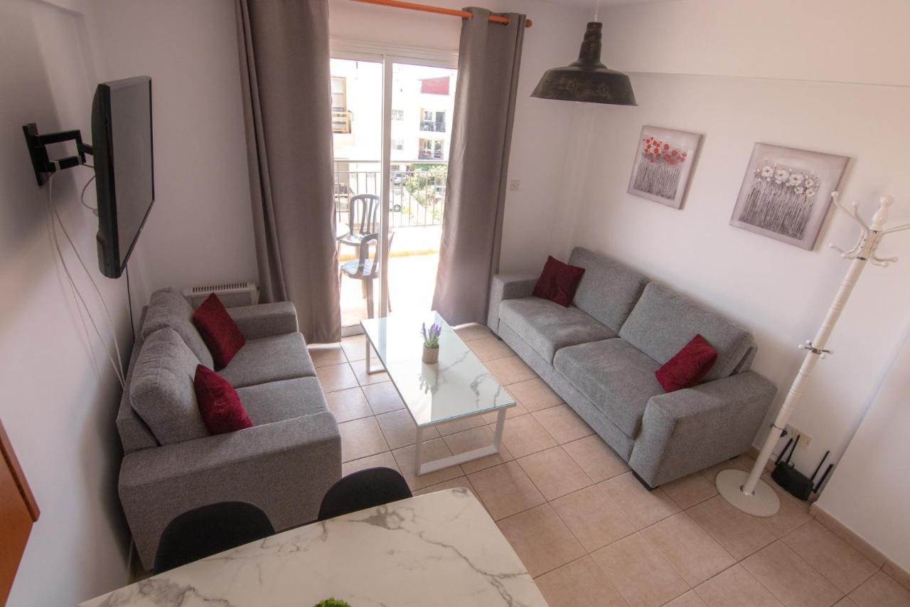 Amelia Two Bedroom Apartment - 202 Paphos ภายนอก รูปภาพ