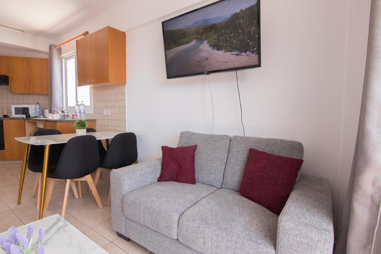 Amelia Two Bedroom Apartment - 202 Paphos ภายนอก รูปภาพ