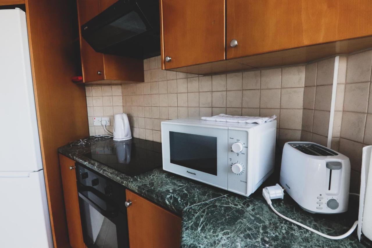 Amelia Two Bedroom Apartment - 202 Paphos ภายนอก รูปภาพ
