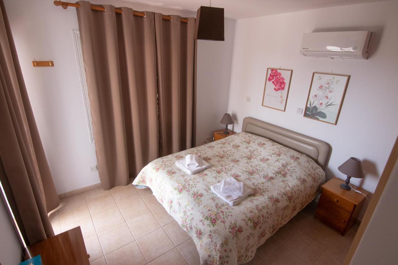 Amelia Two Bedroom Apartment - 202 Paphos ภายนอก รูปภาพ
