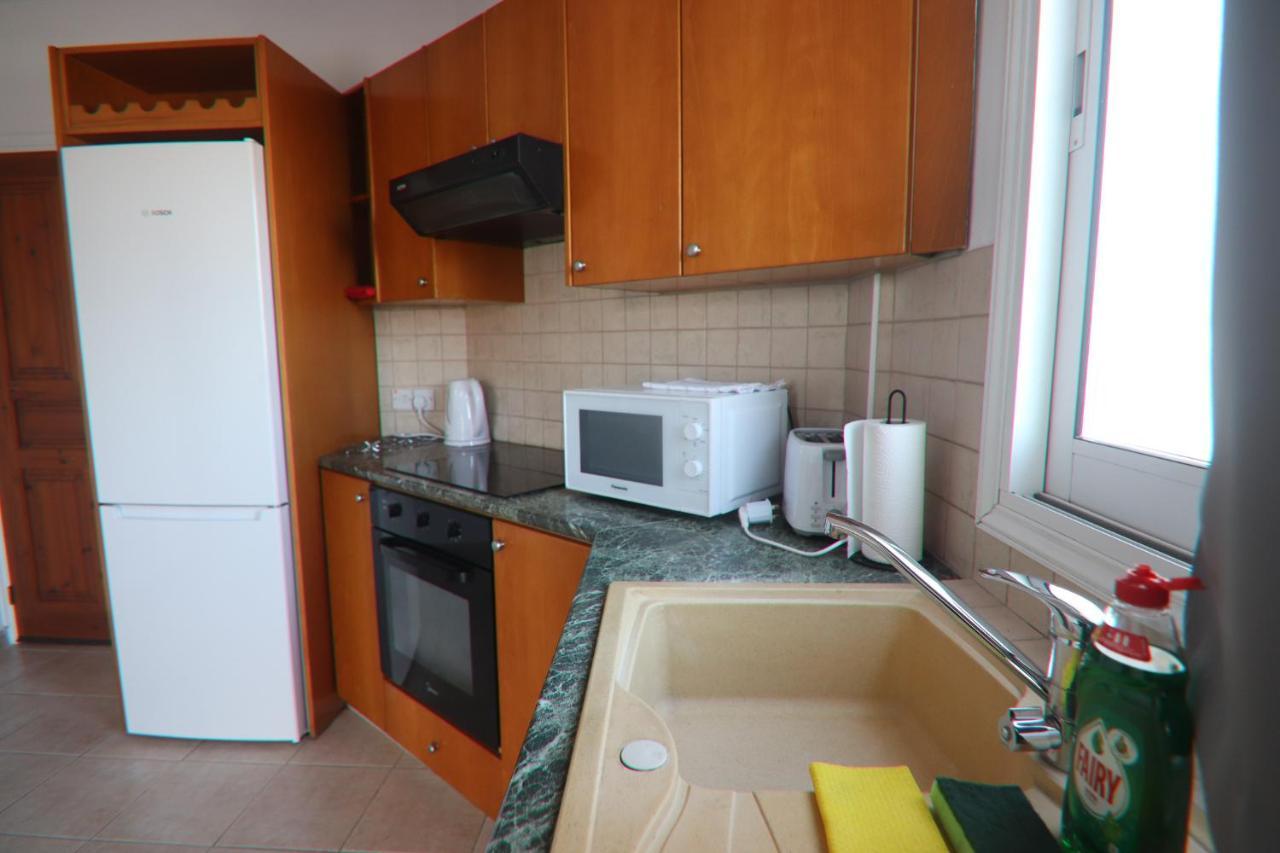 Amelia Two Bedroom Apartment - 202 Paphos ภายนอก รูปภาพ