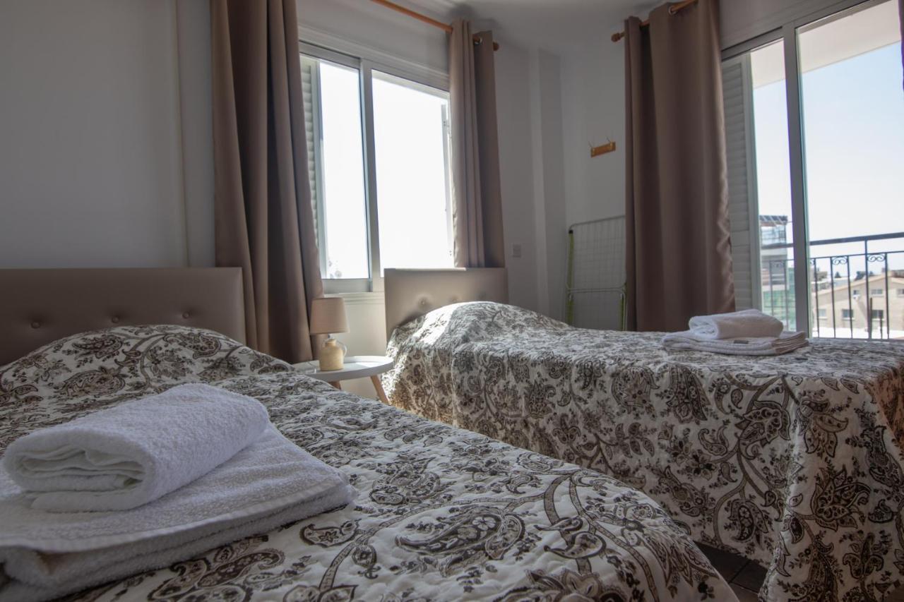 Amelia Two Bedroom Apartment - 202 Paphos ภายนอก รูปภาพ