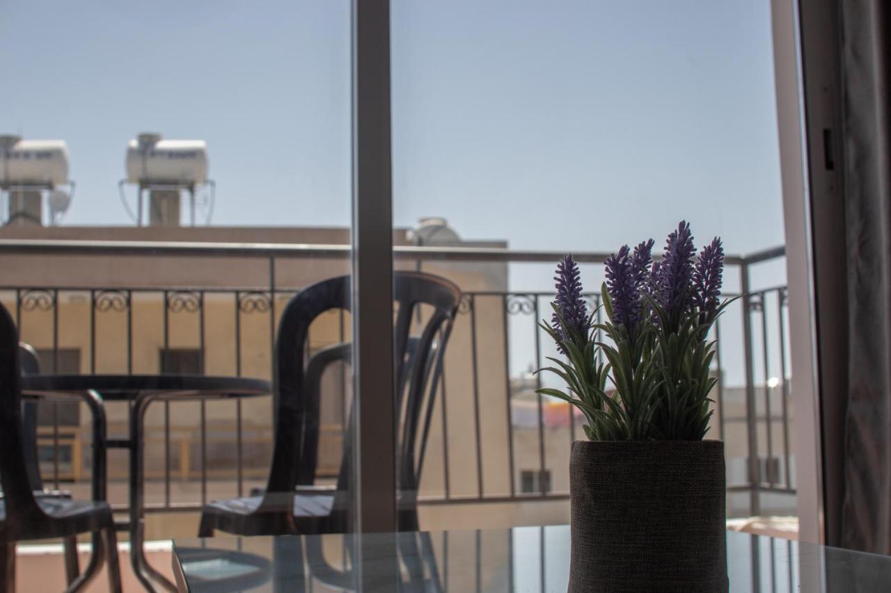 Amelia Two Bedroom Apartment - 202 Paphos ภายนอก รูปภาพ