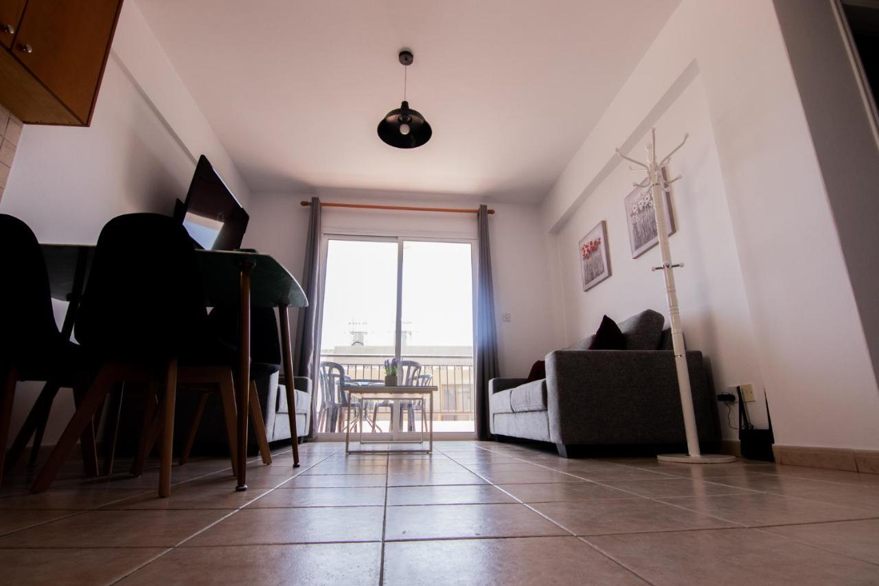 Amelia Two Bedroom Apartment - 202 Paphos ภายนอก รูปภาพ