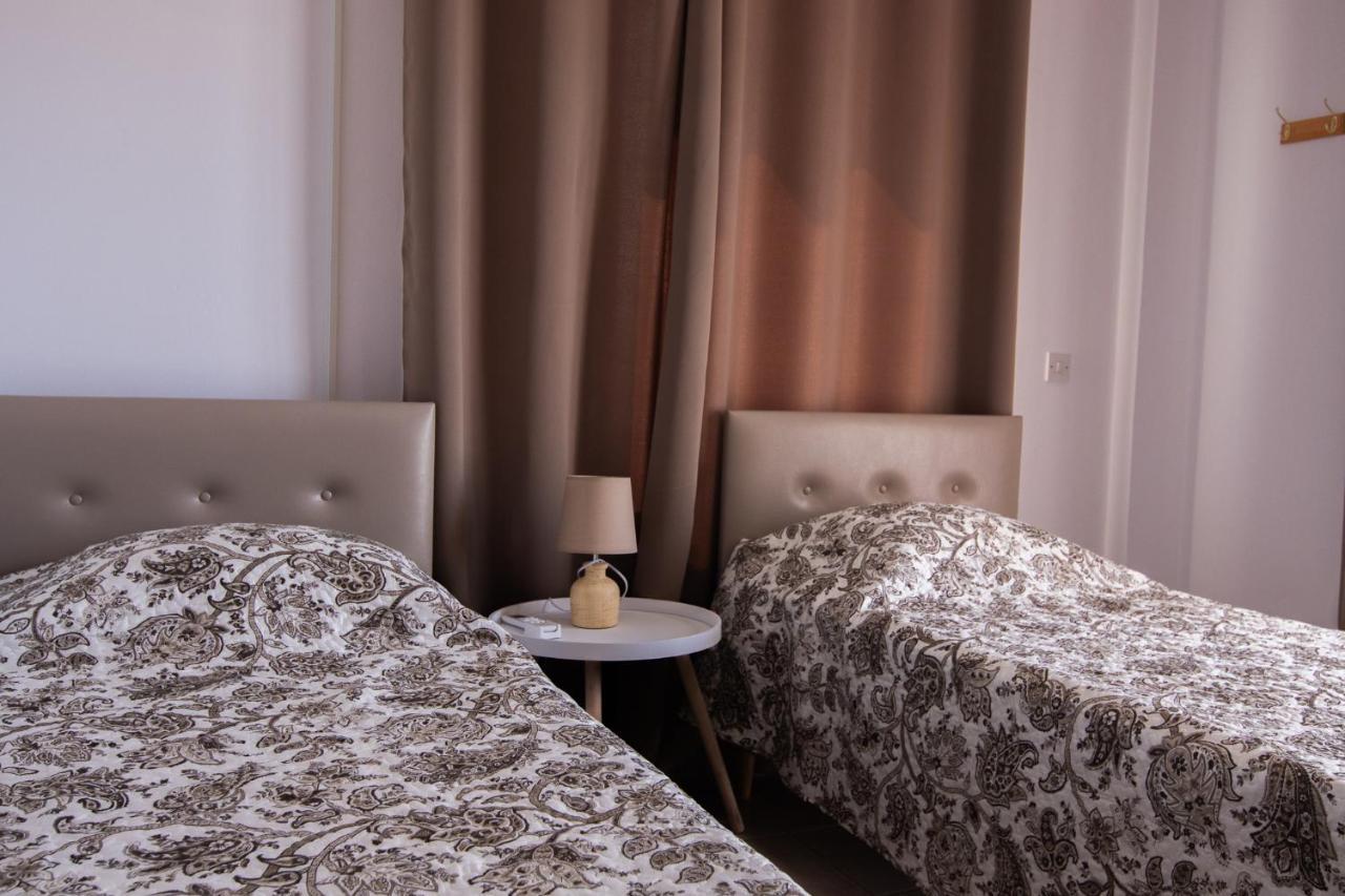 Amelia Two Bedroom Apartment - 202 Paphos ภายนอก รูปภาพ